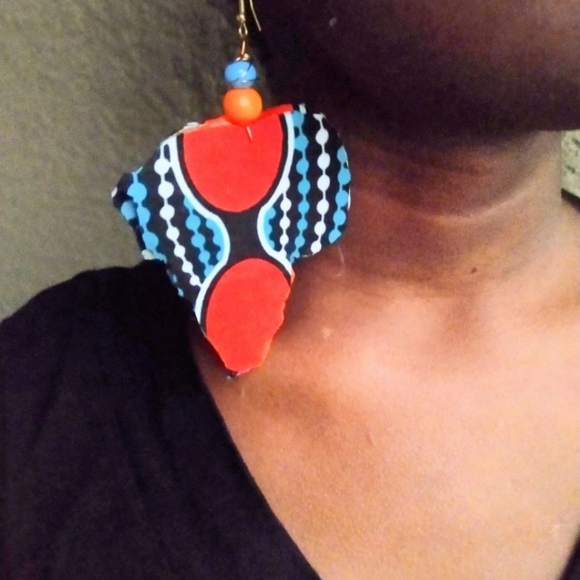 Afrocentric Earrings - Picture 3 of 4